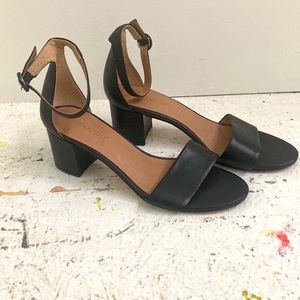 Bernardo Belinda Chunky Heel Leather Sandals SZ 10